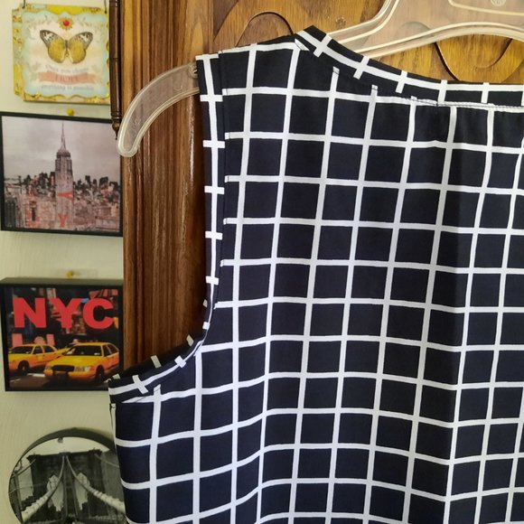 3/$15 Soda Pop Checkered Printed Tank Blouse - White/Black Size XS - Picture 10 of 16